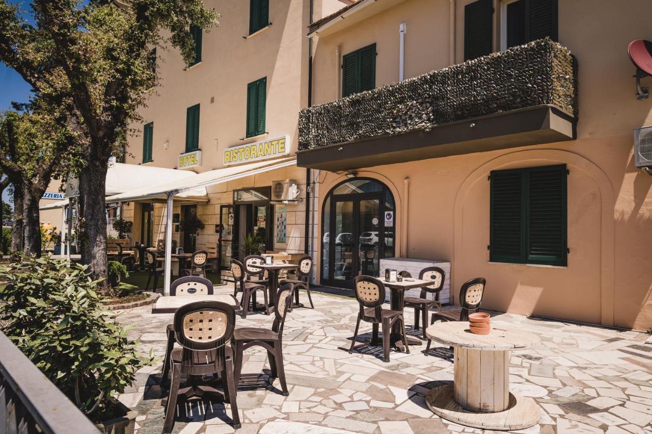 Hotel The Flash - Venturina Terme Extérieur photo